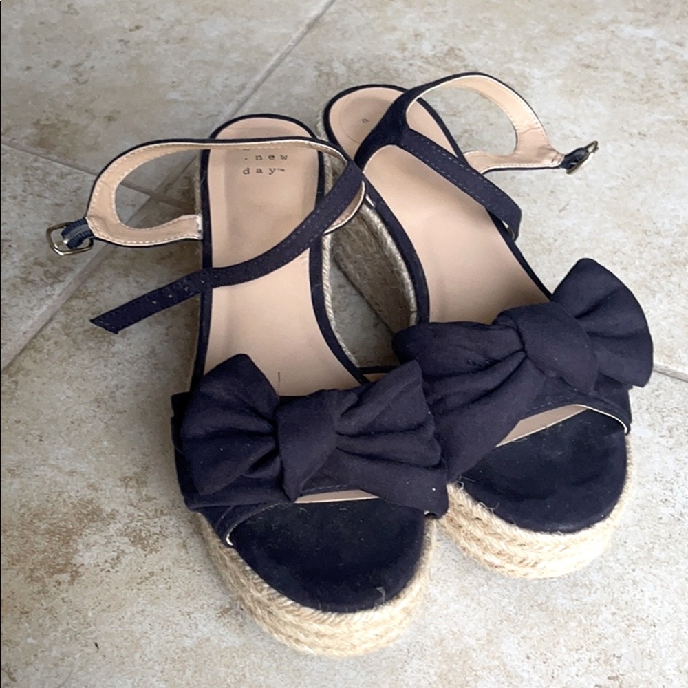 Beautiful Blue platform heels